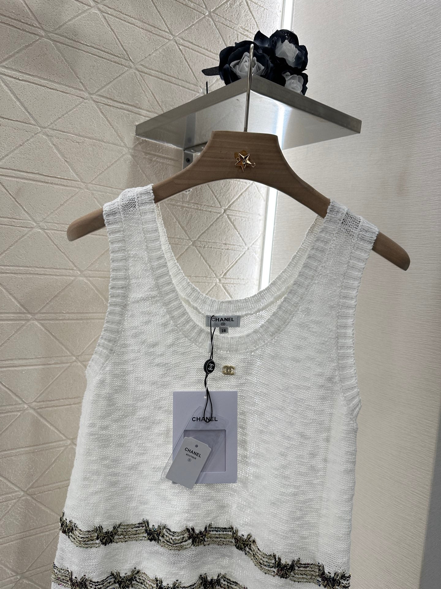 CHANEL SLEEVELESS TOP 272292