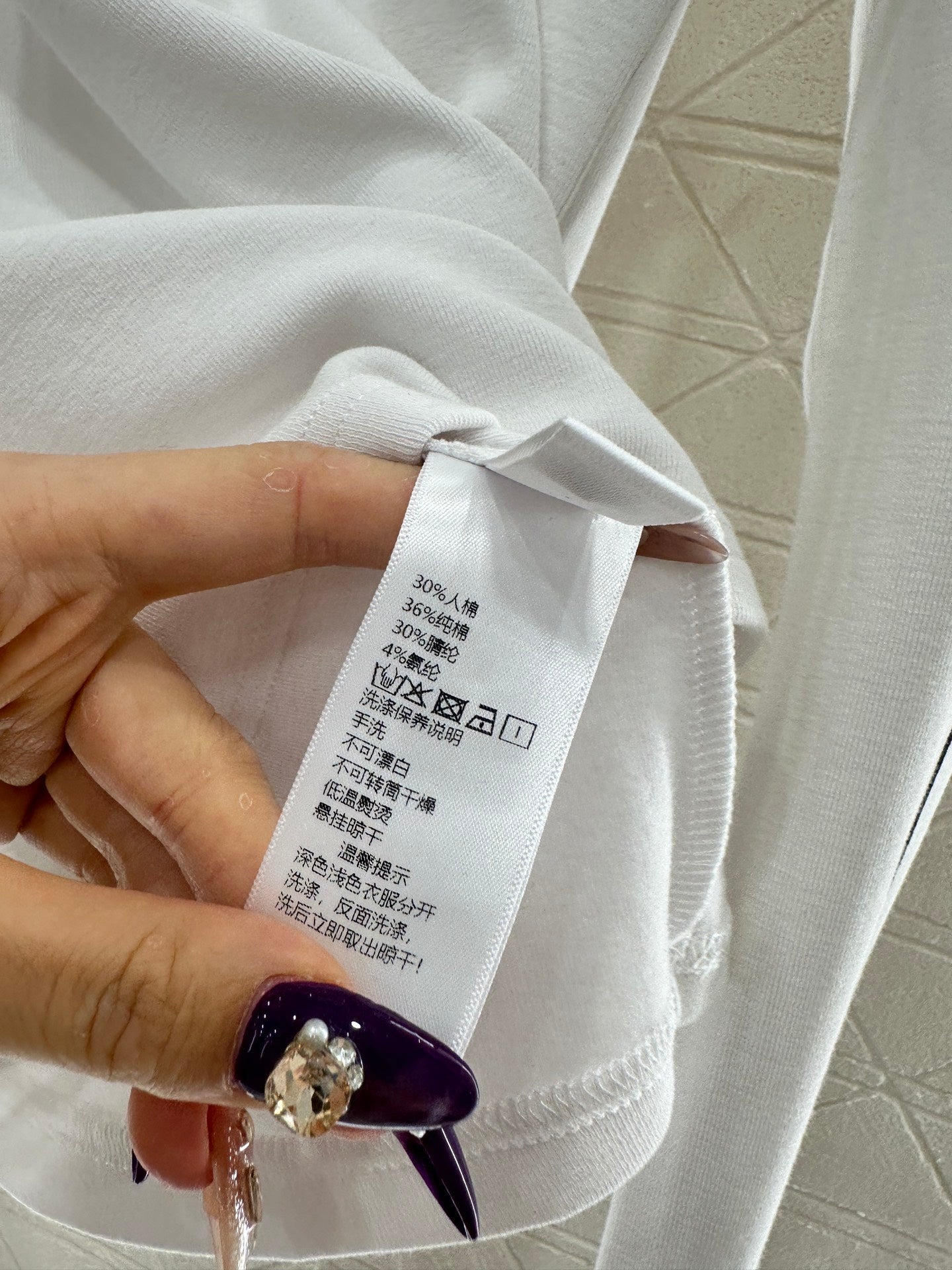 CHANEL 25S LONG-SLEEVE CREW NECK T-SHIRT 406