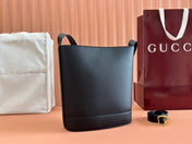 73 MEDIUM BUCKET BAG 27.5 IN BLACK SMOOTH CALFSKIN