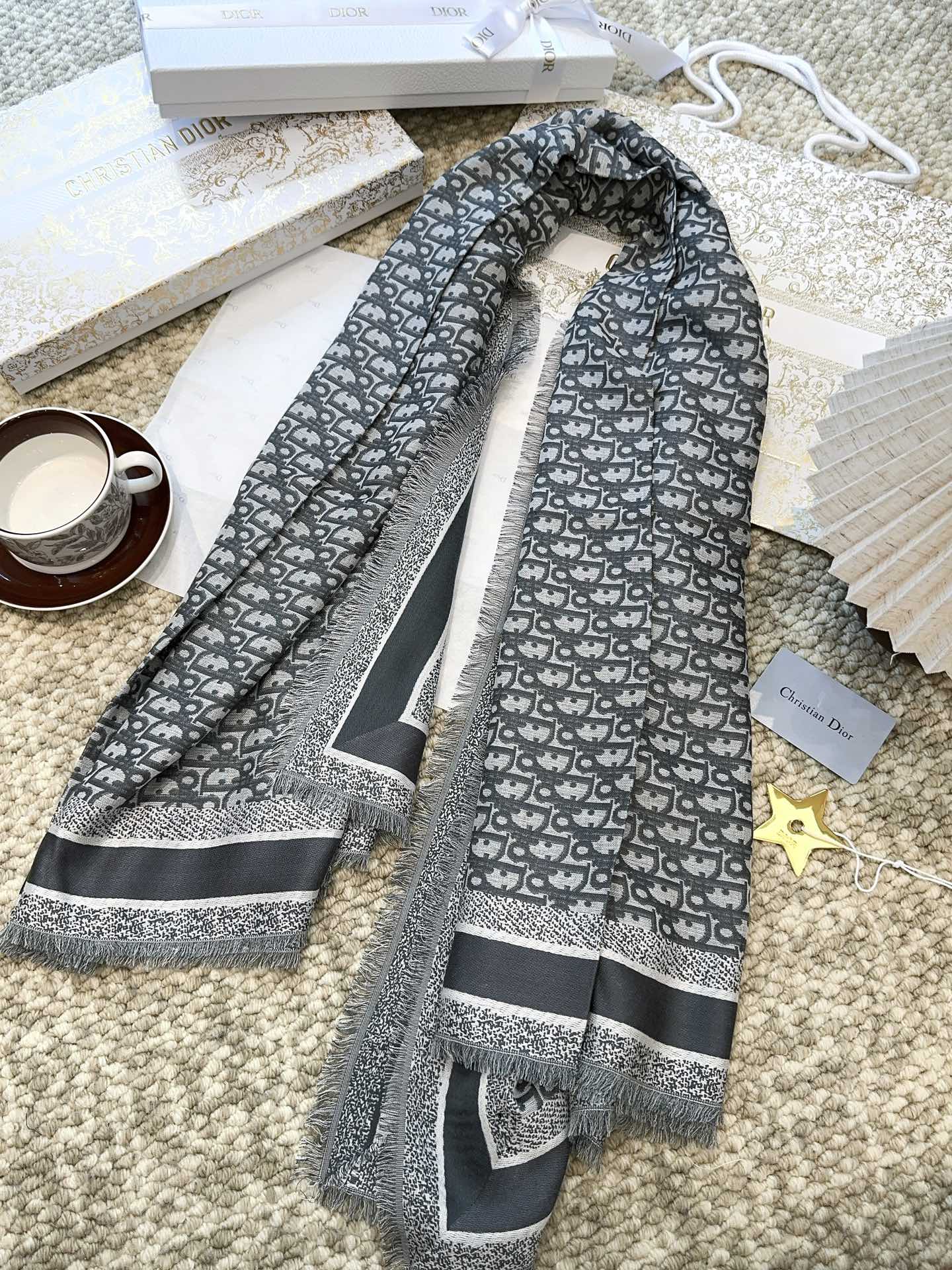 DIOR 26S SCARF 140 IN CASHMERE AND SILK 513543