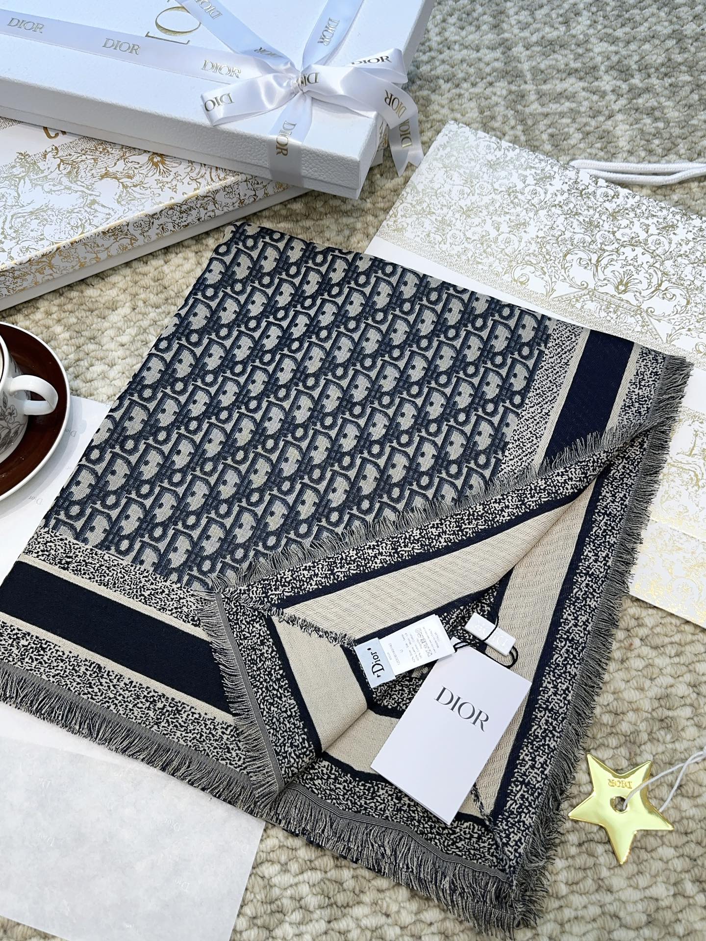 DIOR 26S SCARF 140 IN CASHMERE AND SILK 513544