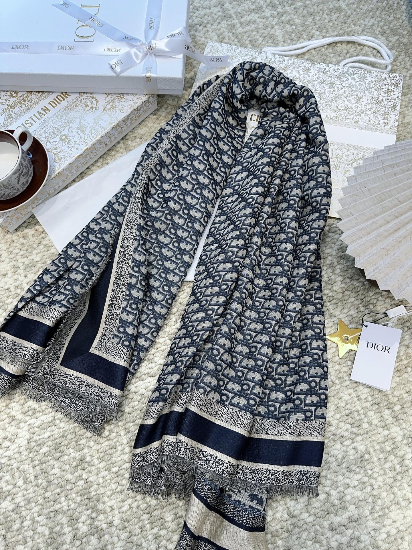 DIOR 26S SCARF 140 IN CASHMERE AND SILK 513544