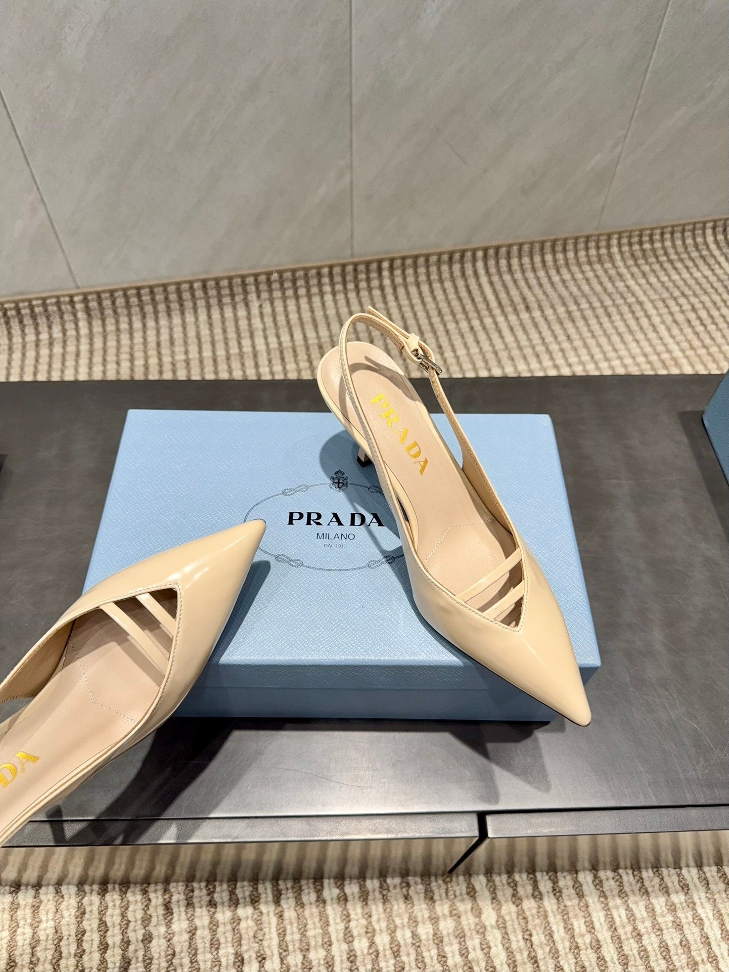PRADA 26S POINTED TOE SLINGBACK HIGH HEELS 75MM IN BEIGE CALFSKIN