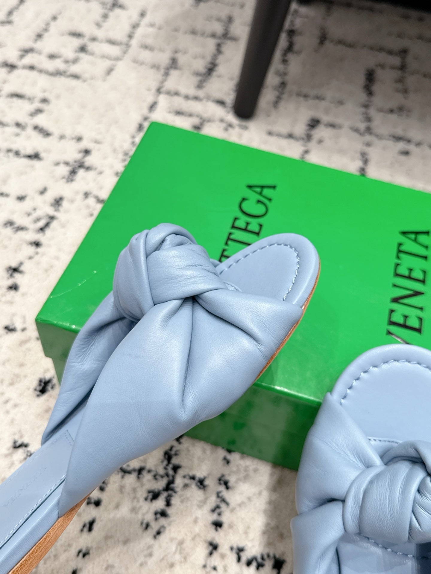 BOTTEGA VENETA 26S TWIST-STRAP SANDALS IN SKY BLUE LAMBSKIN