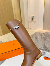 HM 25S KNEE-HIGH FLAT BOOTS IN BROWN LAMBSKIN WITH SILVER HARDWARE