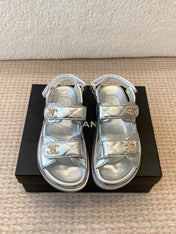 DAD SANDAL IN SILVER SHEEPSKIN