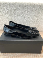 FLAT PUMP IN BLACK PATENT CALFSKIN