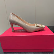 BELLE VIVIER PUMPS IN NUDE GLOSSY CALFSKIN GOLD BUCKLE