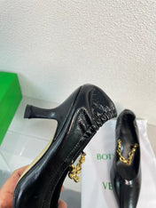 SHARP CHAIN PUMP 6 CM IN BLACK CALFSKIN