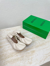 ELASTIC BALLERINA FLATS IN WHITE CREAM LAMBSKIN
