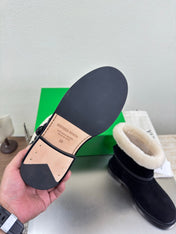 BOTTEGA VENETA 26S FUR-LINED BOOTS IN BLACK SUEDE AND WHITE WOOL