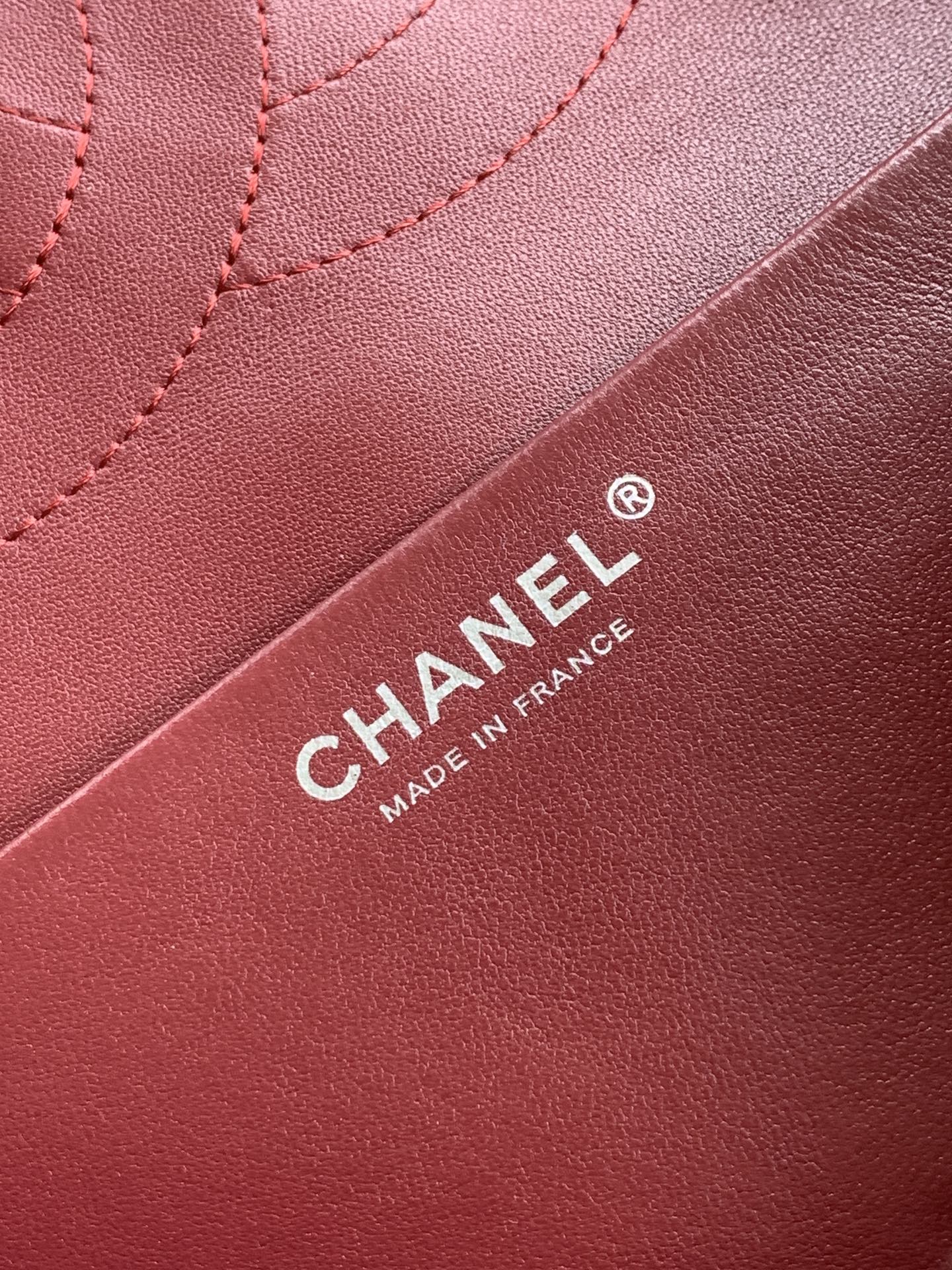CHANEL 26S SOUPLISSIMO MAXI FLAP MEDIUM 32 IN BROWN GRAINED CALFSKIN SILVER HARDWARE