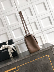 CHANEL 26S SOUPLISSIMO MAXI FLAP MEDIUM 32 IN BROWN GRAINED CALFSKIN GOLD HARDWARE