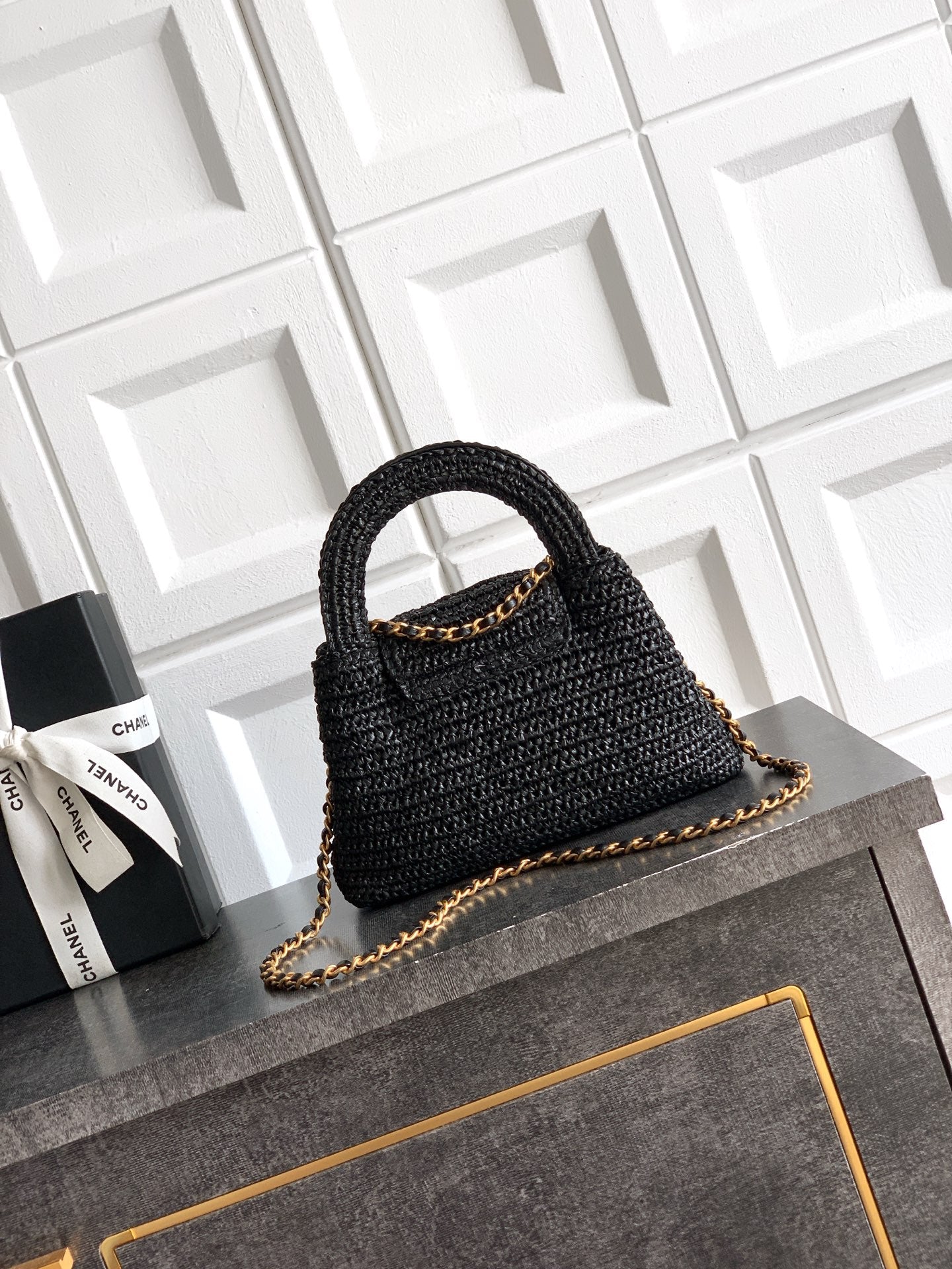 CHANEL 26S TOP HANDLE BAG 19 IN BLACK RAFFIA AND CALFSKIN GOLD HARDWARE