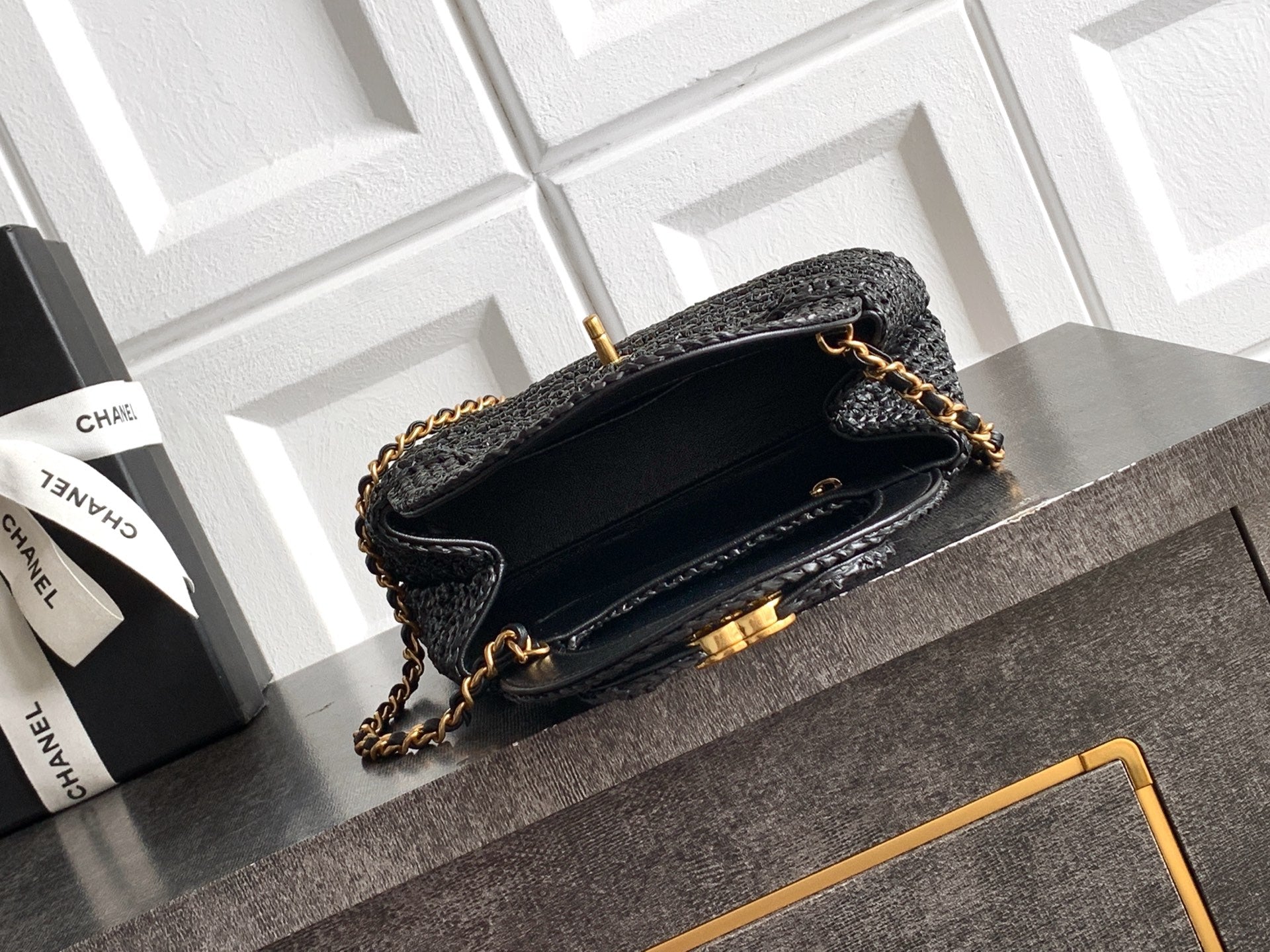 CHANEL 26S TOP HANDLE BAG 19 IN BLACK RAFFIA AND CALFSKIN GOLD HARDWARE