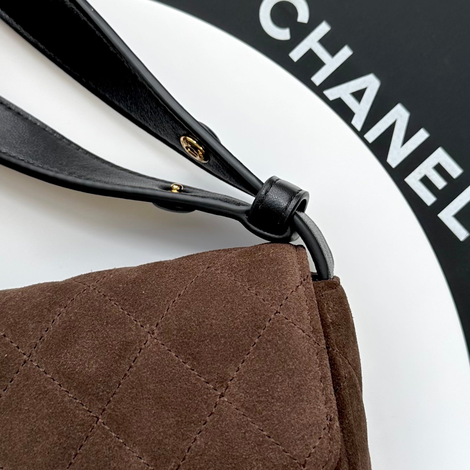 CHANEL 26S FLAP BAG 25 IN DARK BROWN QUILTED SUEDE