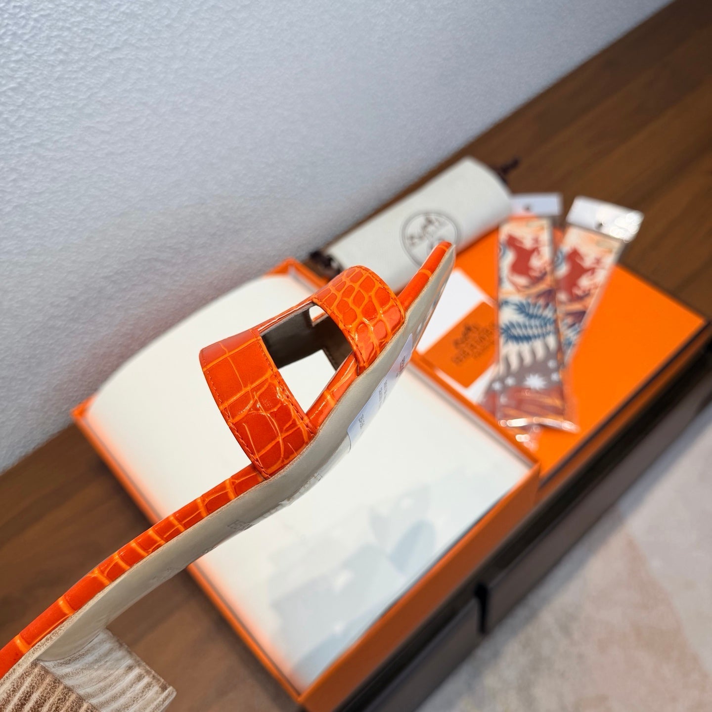 HM 26S ORAN SANDAL HIGH HEELS 45MM IN ORANGE CALFSKIN CROCODILE EMBOSSED