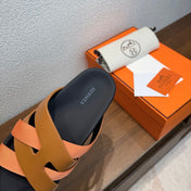 HM 26S KAZIMIR SANDAL IN CARAMEL BROWN CALFSKIN AND ORANGE FABRIC
