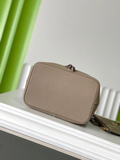 CRAFTY NEONOE 26 IN BROWN AND CREAM BICOLOR EMPREINTE CALFSKIN
