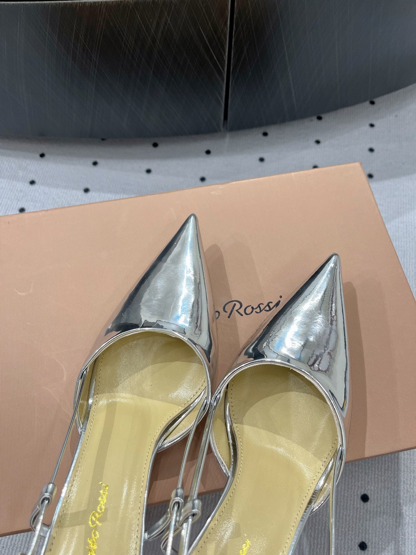 GIANVITO ROSSI 26S HEELED SLINGBACKS 85 MM IN SILVER PATENT CALFSKIN