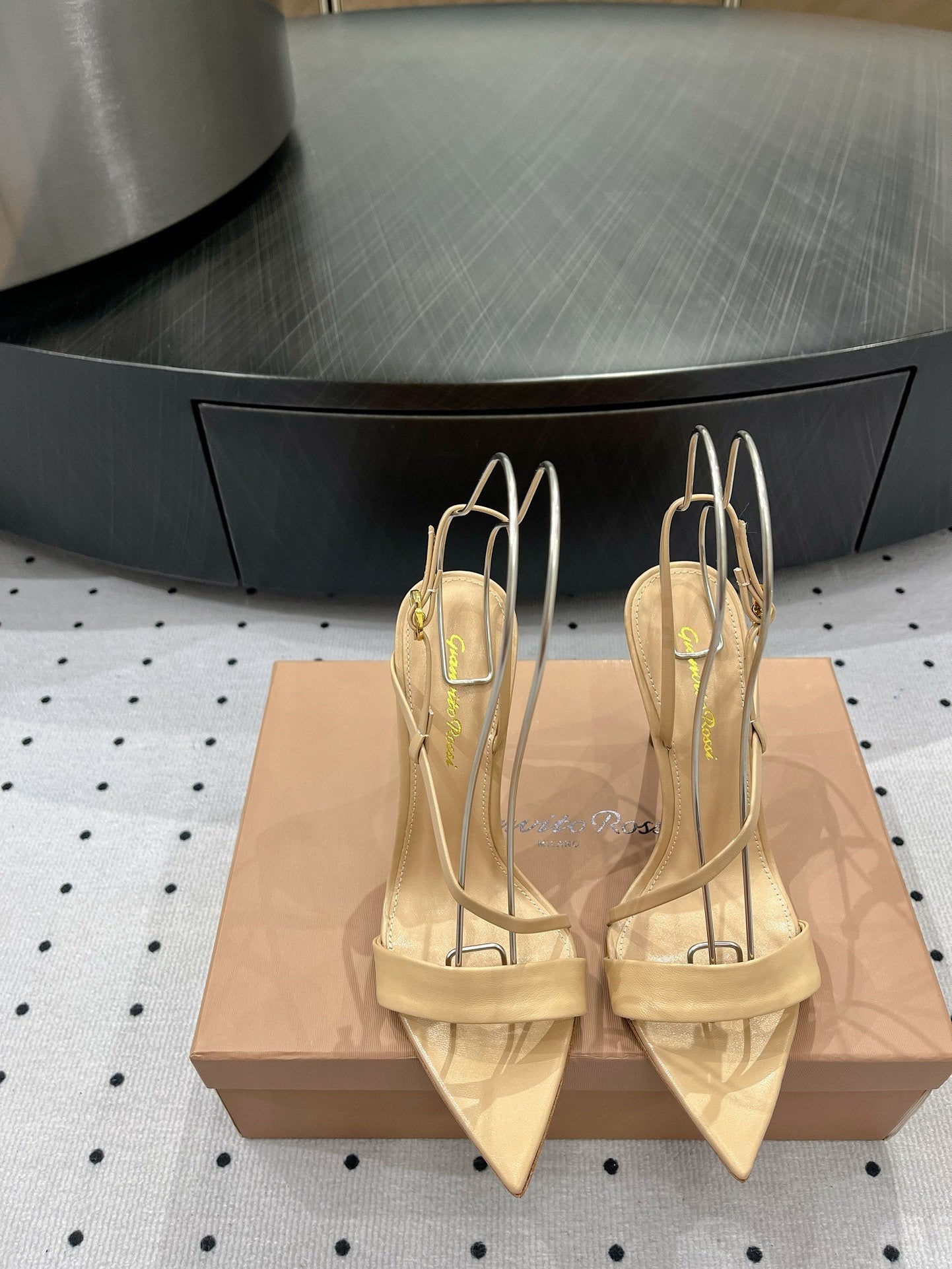 GIANVITO ROSSI 26S STRAPPY HIGH-HEEL SANDALS 110 MM IN BEIGE CALFSKIN