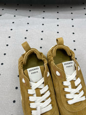 TRAIL SNEAKER IN DIJON YELLOW SUEDE