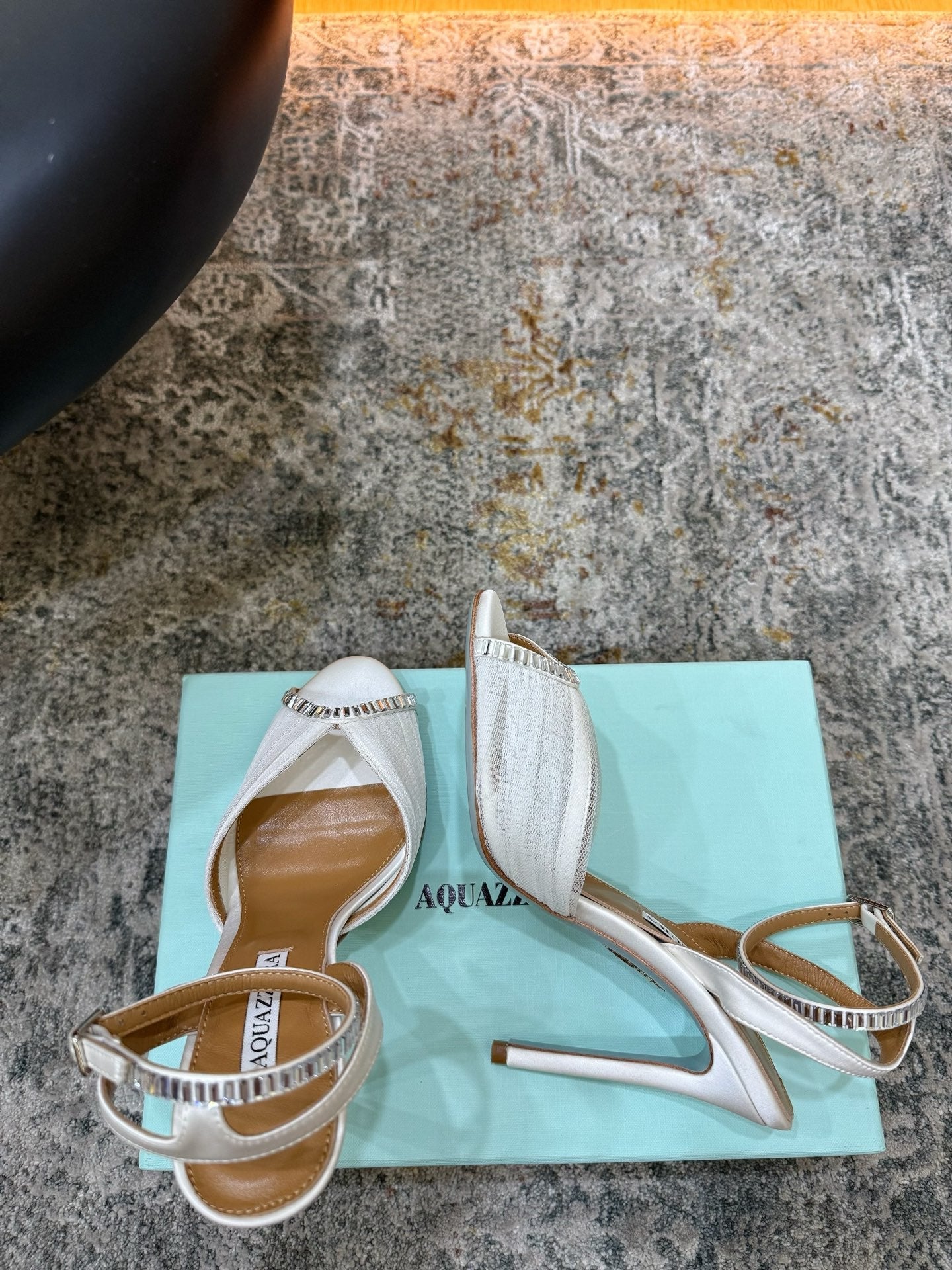 AQUAZZURA 26S PEEP-TOE SANDALS 100 MM IN WHITE MESH AND SATIN