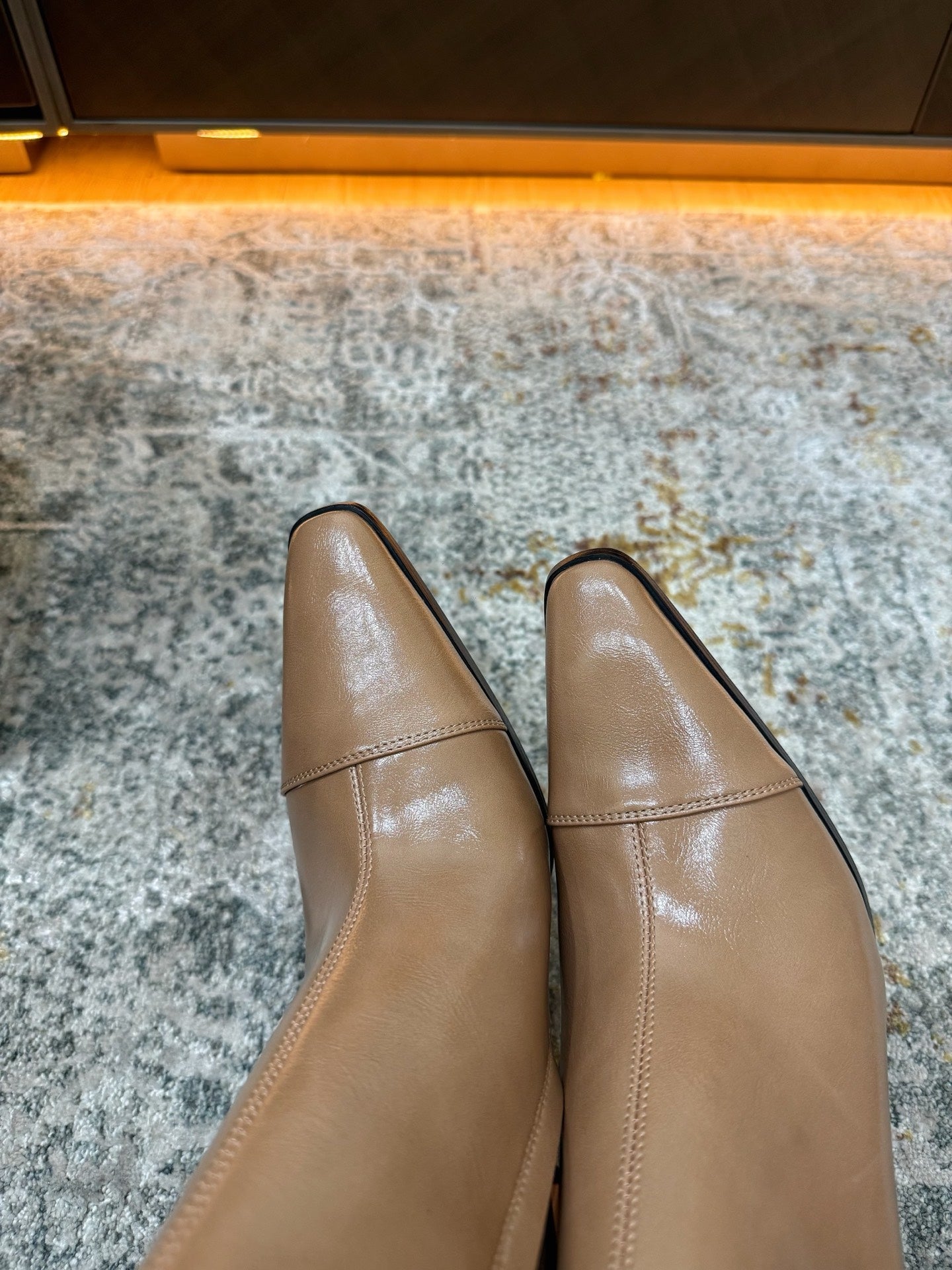 YSL 26S ANKLE BOOTS 90 MM IN TAUPE BEIGE GLOSSY LEATHER