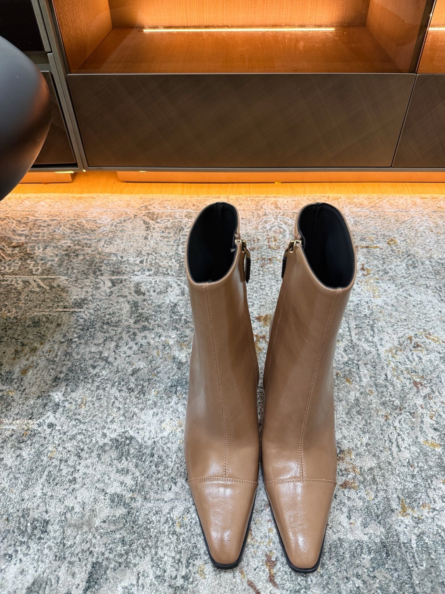 YSL 26S ANKLE BOOTS 90 MM IN TAUPE BEIGE GLOSSY LEATHER