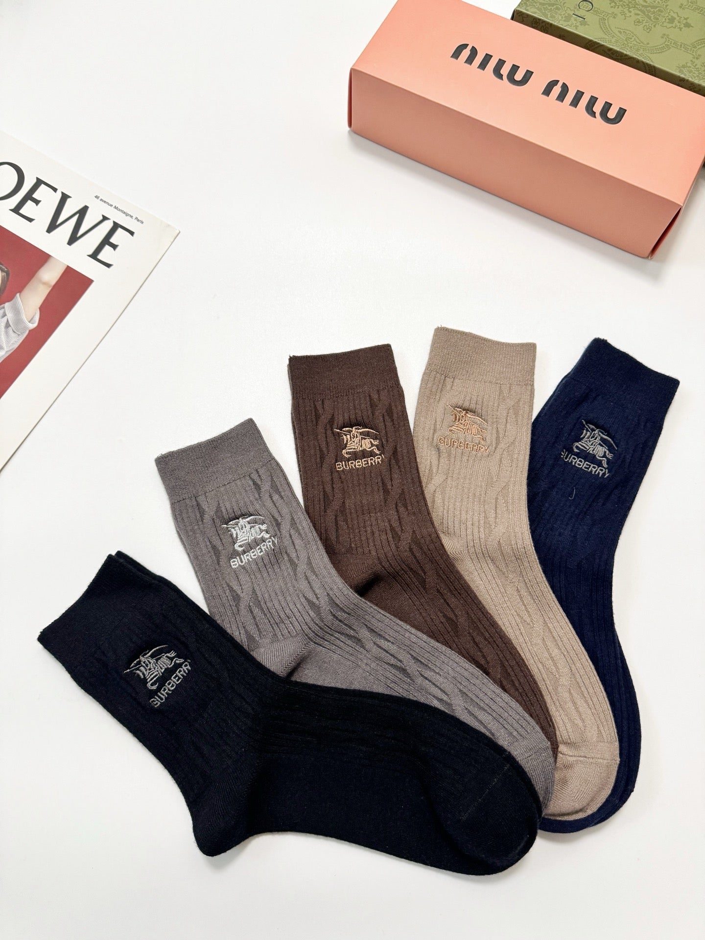 BURBERRY 26S CREW SOCKS 155683 (1 BOX)