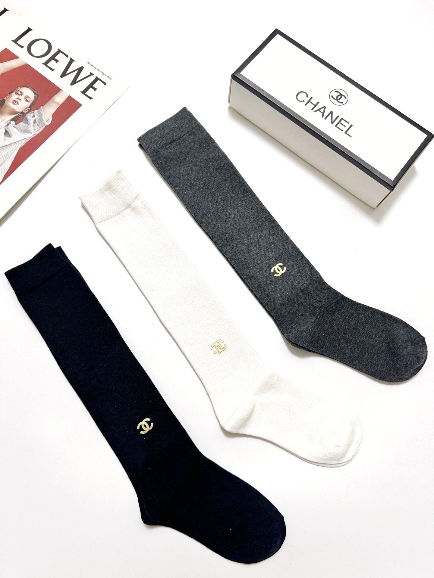 CHANEL 26S CREW SOCKS 403618 (1 BOX)