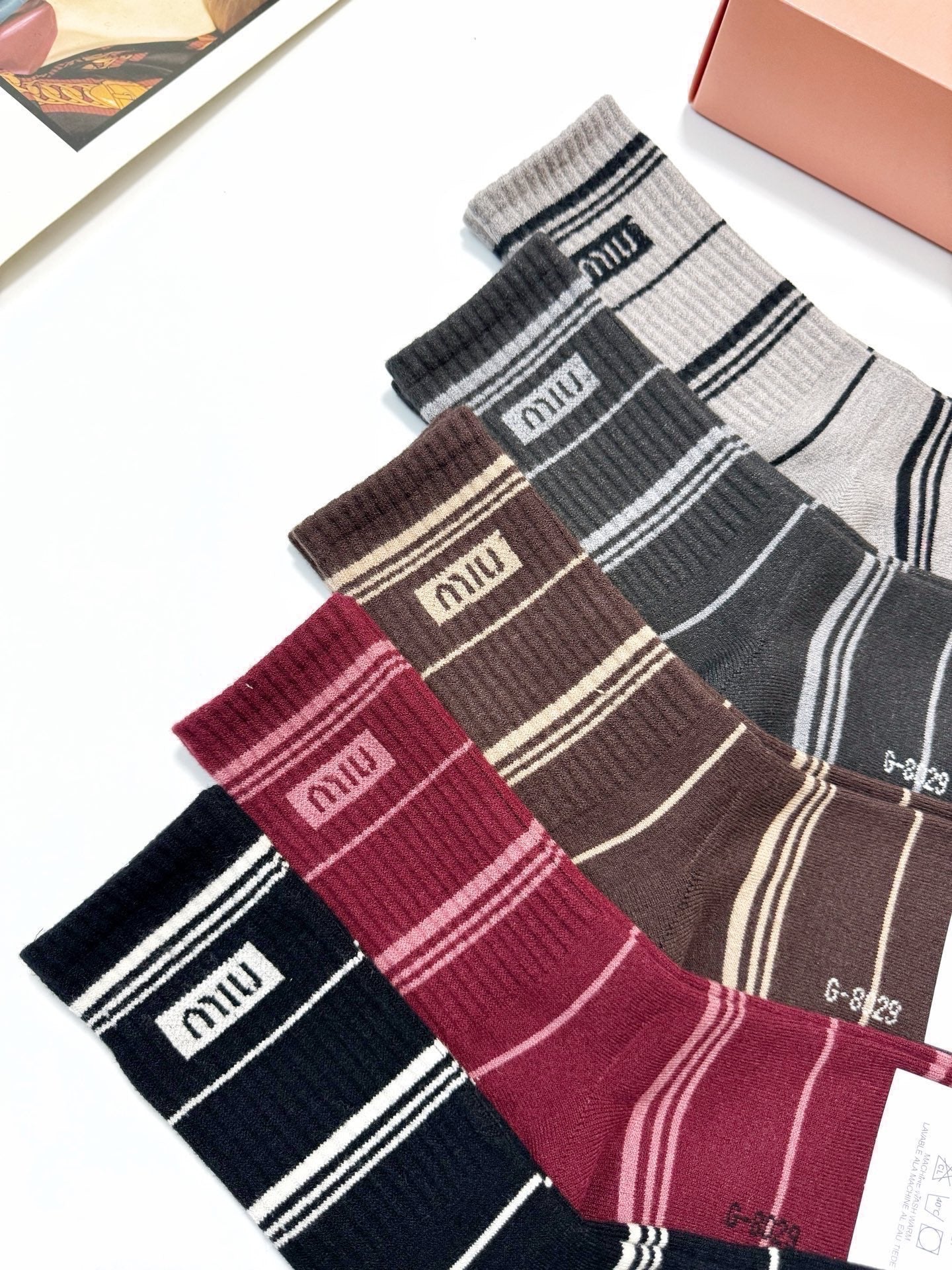 MIUMIU 26S CREW SOCKS 403632 (1 BOX)