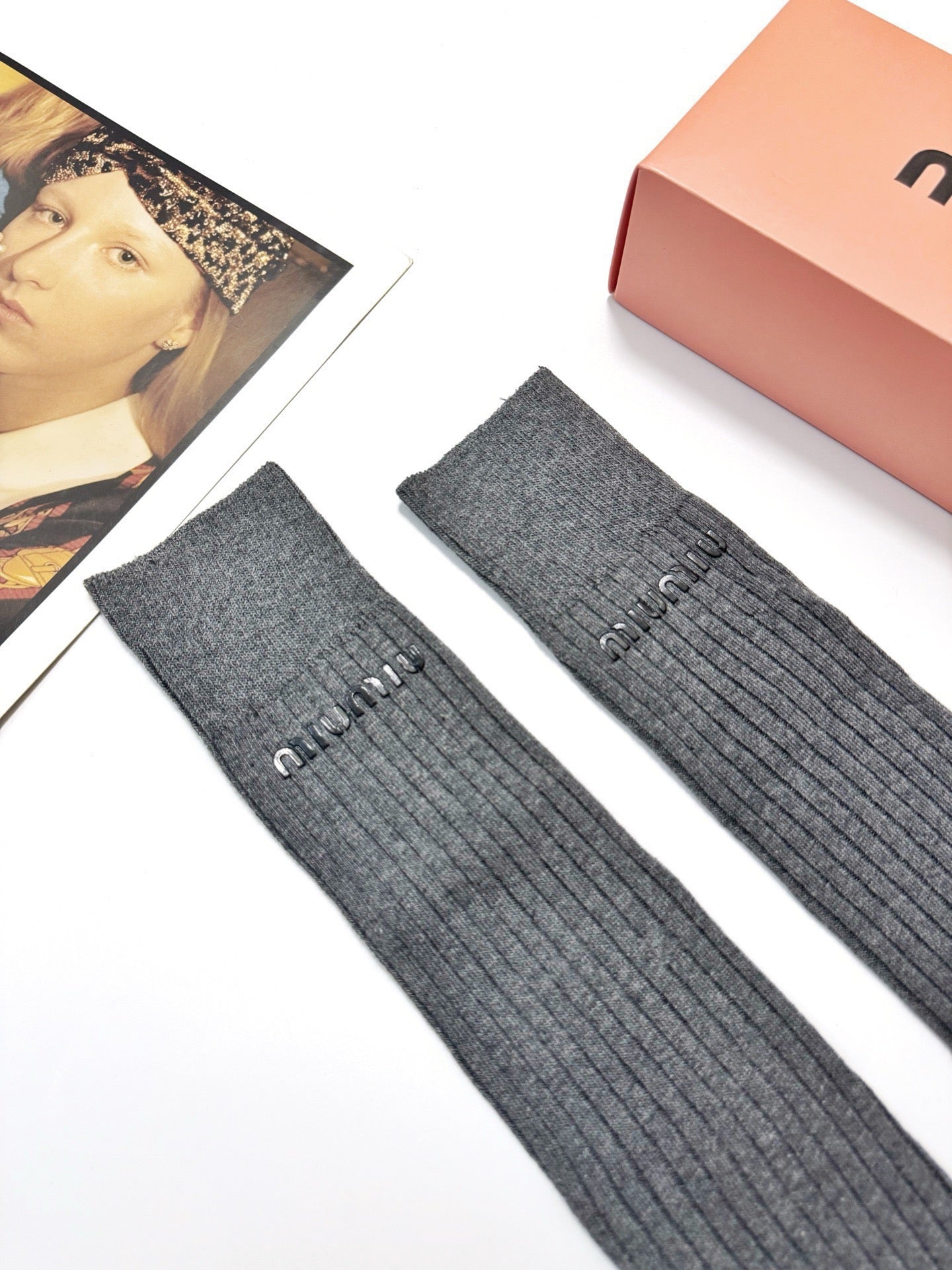 MIUMIU 26S CREW SOCKS 403651 (1 BOX)