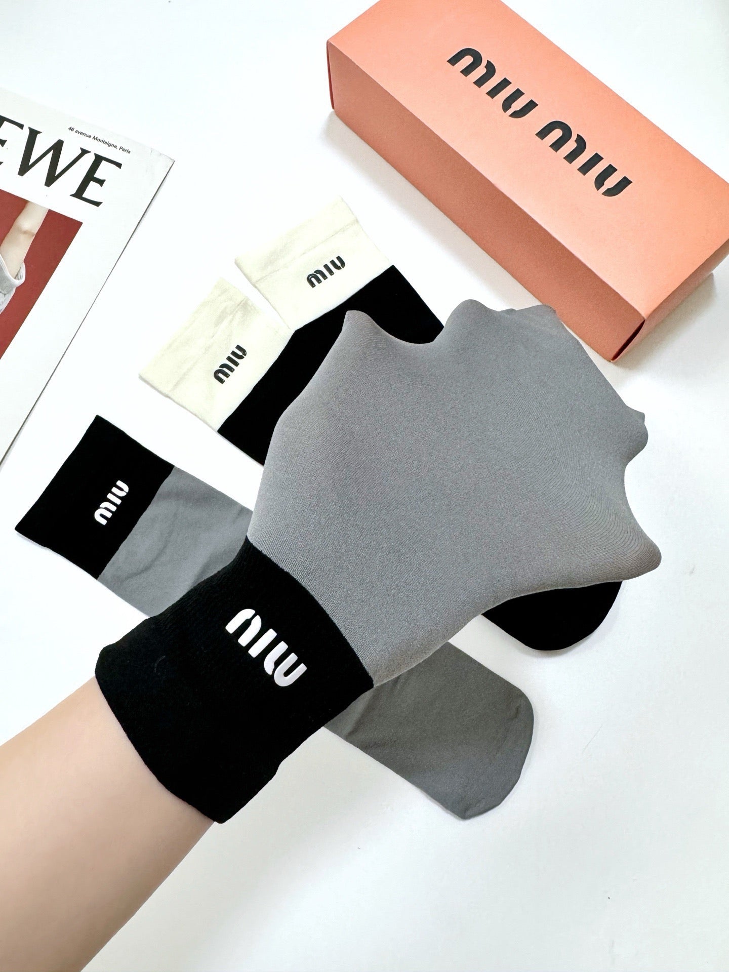 MIUMIU 26S CREW SOCKS 403668 (1 BOX)