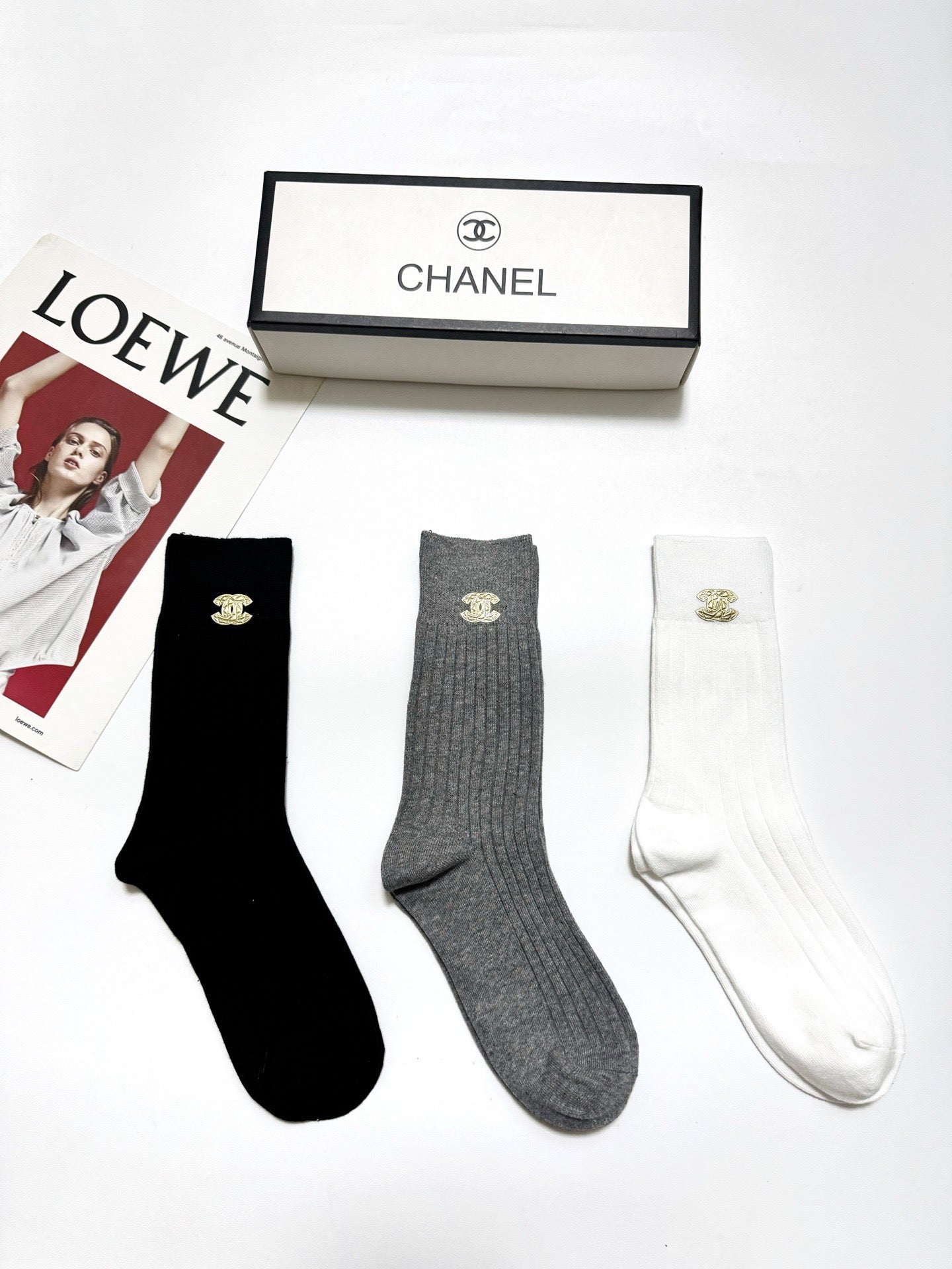 CHANEL 26S CREW SOCKS 405379 (1 BOX)