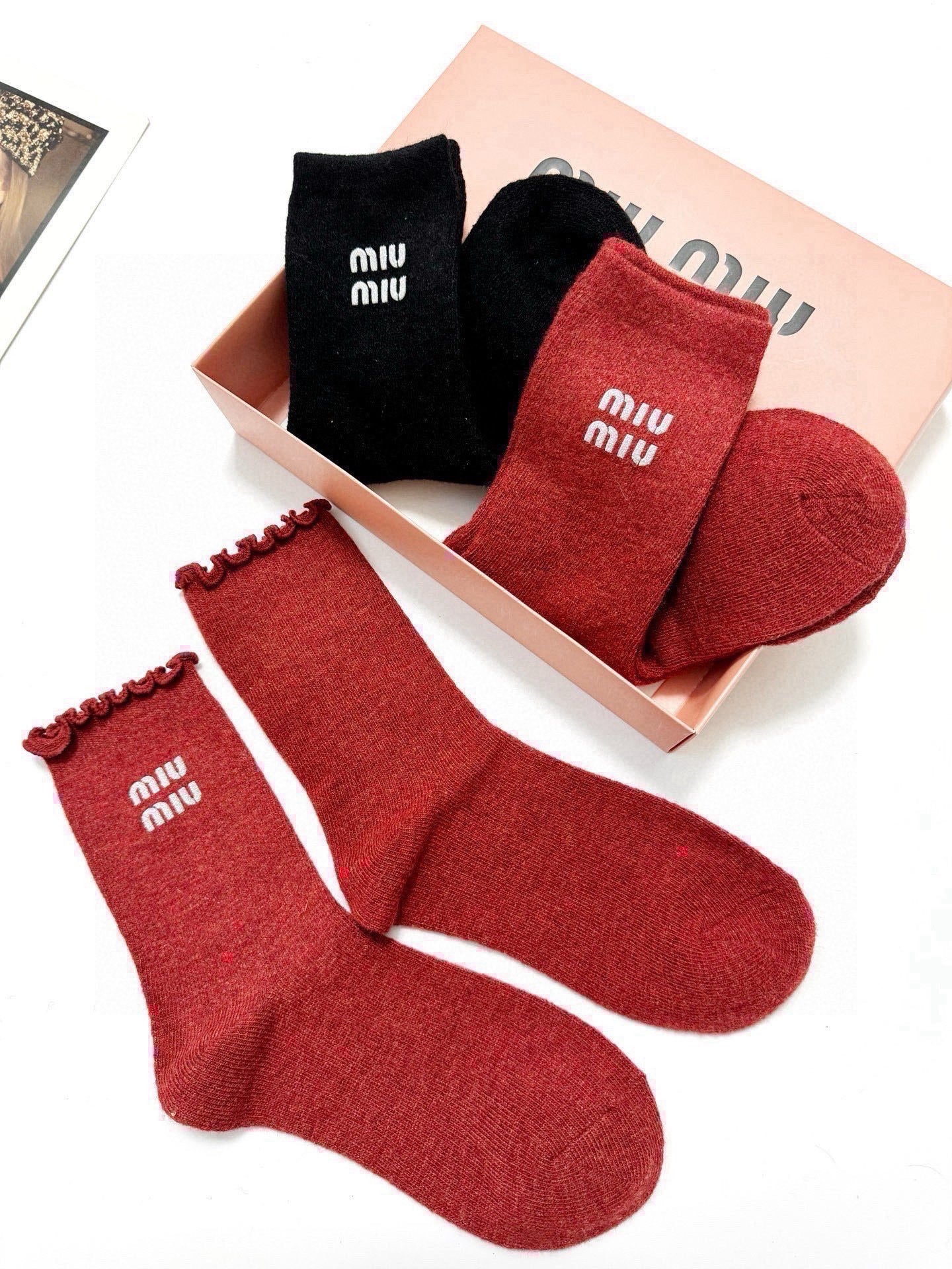 MIUMIU 26S CREW SOCKS 407171 (1 BOX)