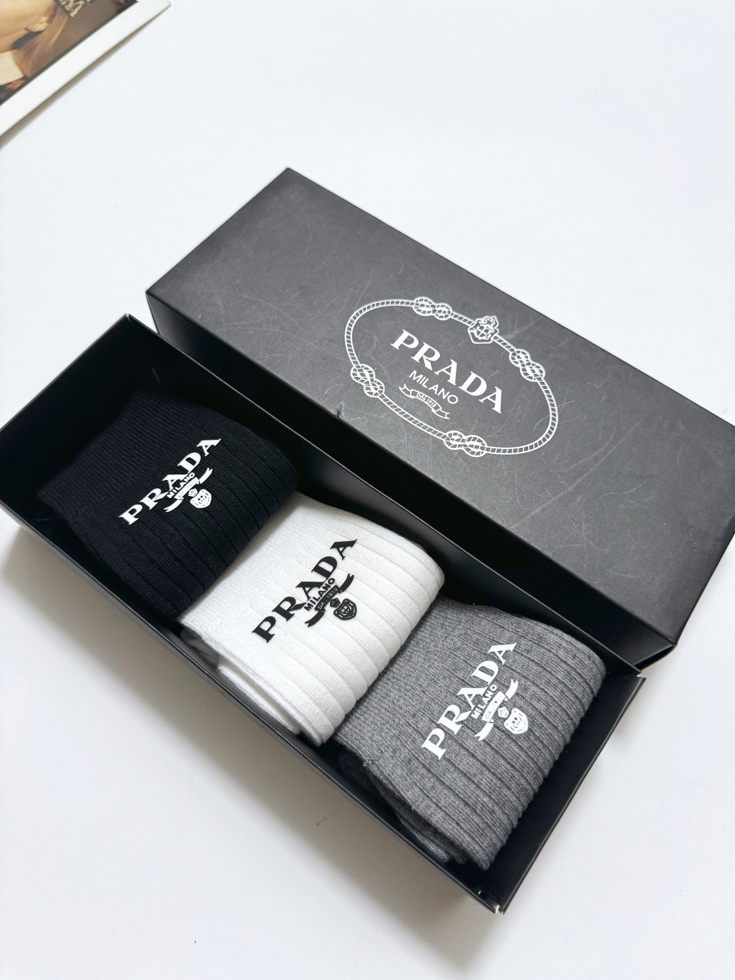 PRADA 26S CREW SOCKS 412438 (1 BOX)