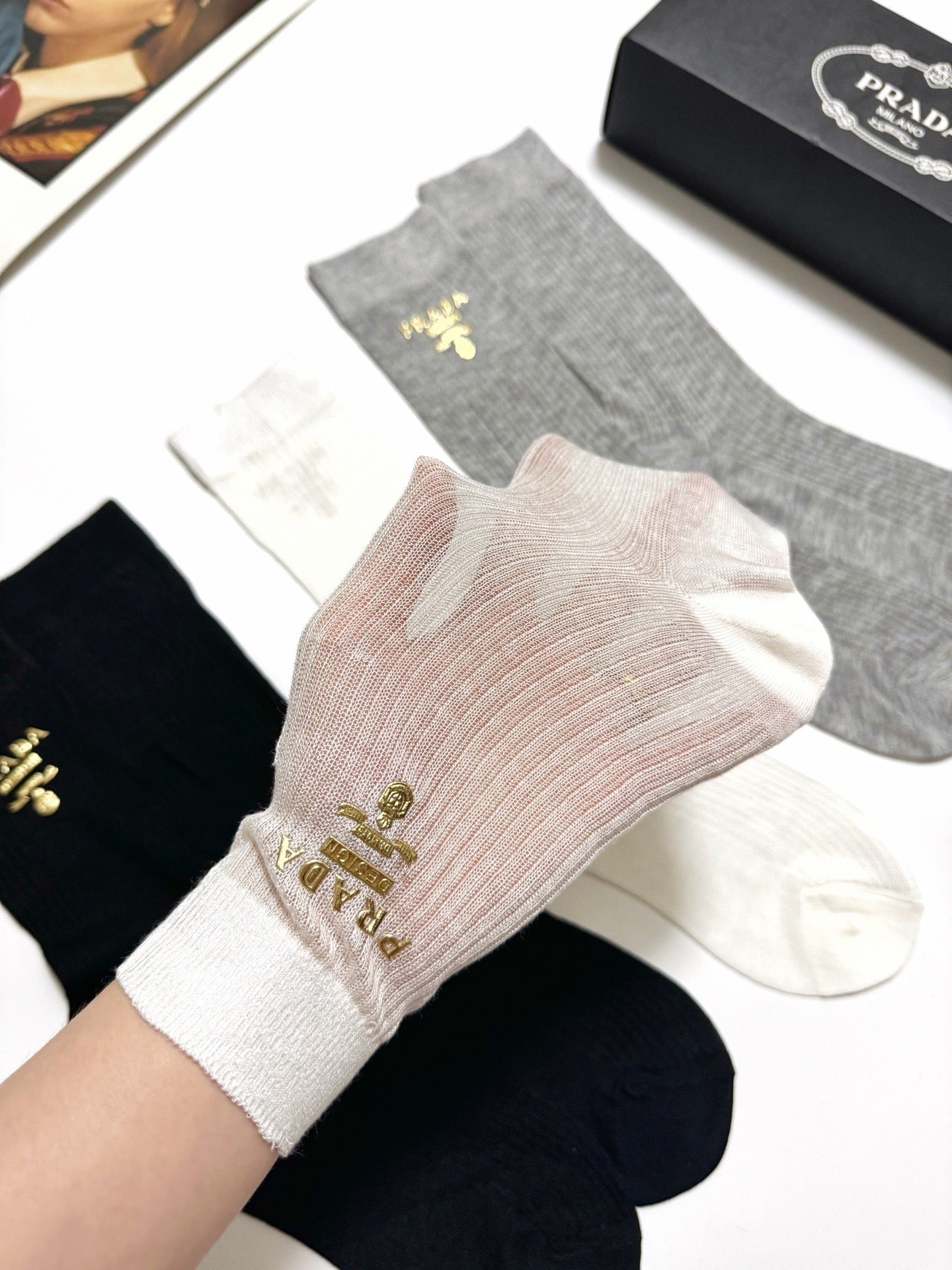 PRADA 26S CREW SOCKS 413919 (1 BOX)