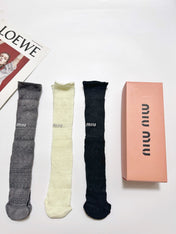 MIUMIU 26S CREW SOCKS 413929 (1 BOX)