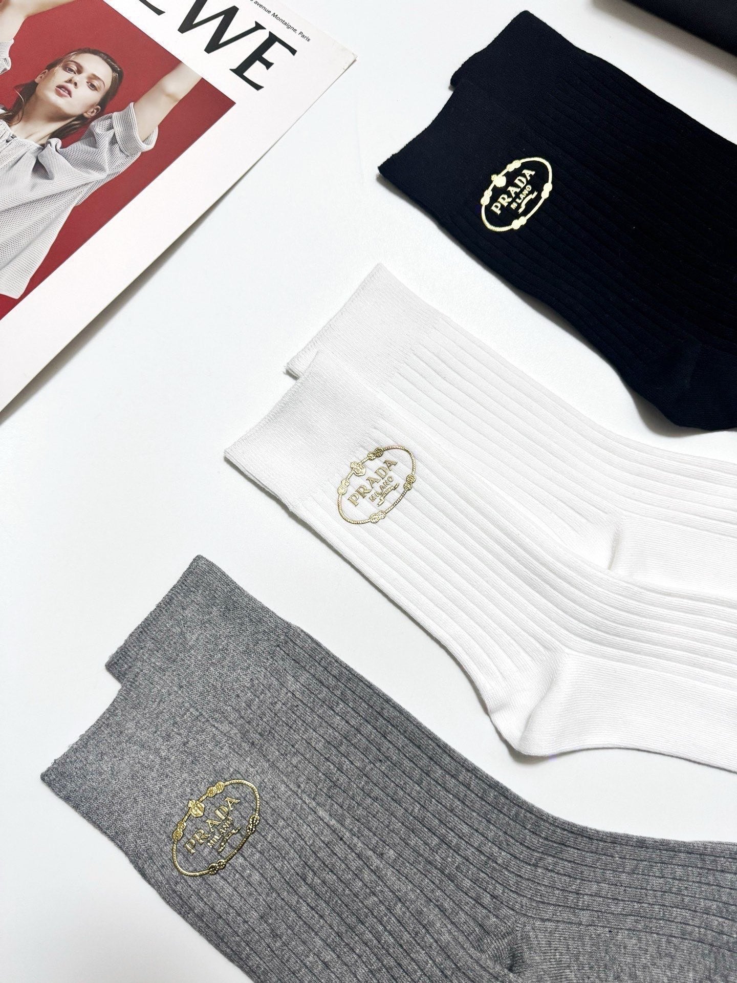 PRADA 26S CREW SOCKS 413936 (1 BOX)