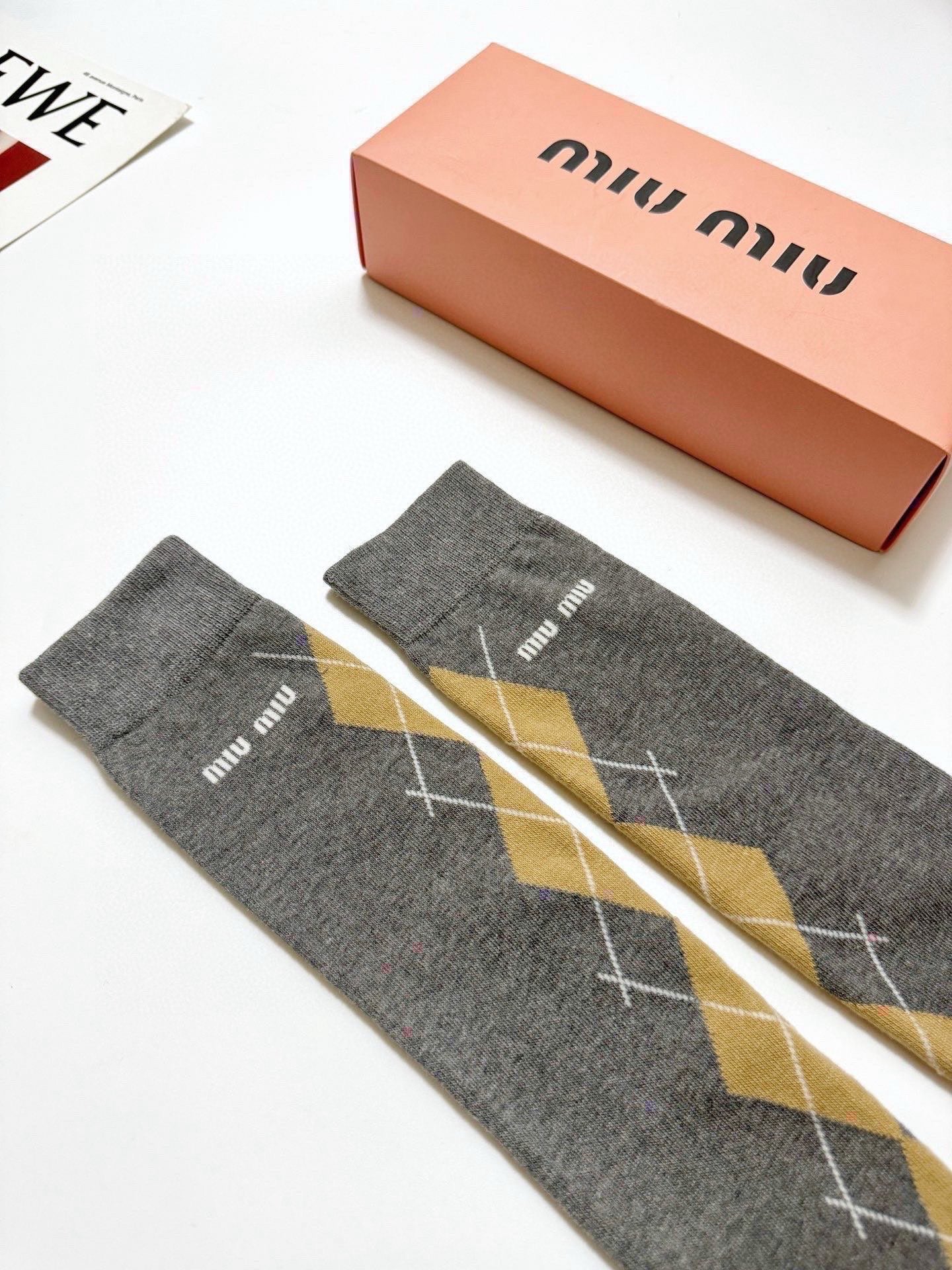 MIUMIU 26S CREW SOCKS 417700 (1 BOX)