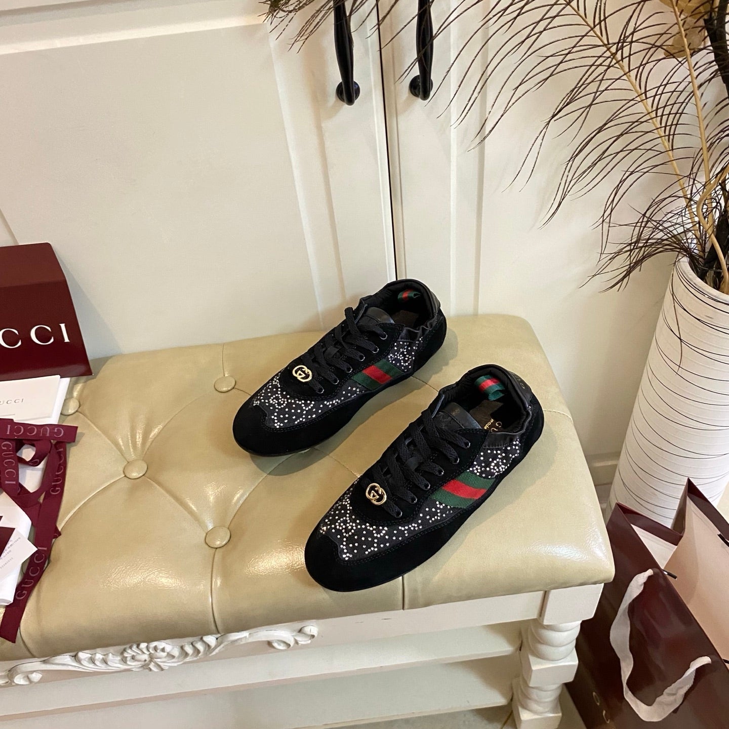 GUCCI 26S SNEAKER IN BLACK SUEDE CRYSTAL EMBELLISHED