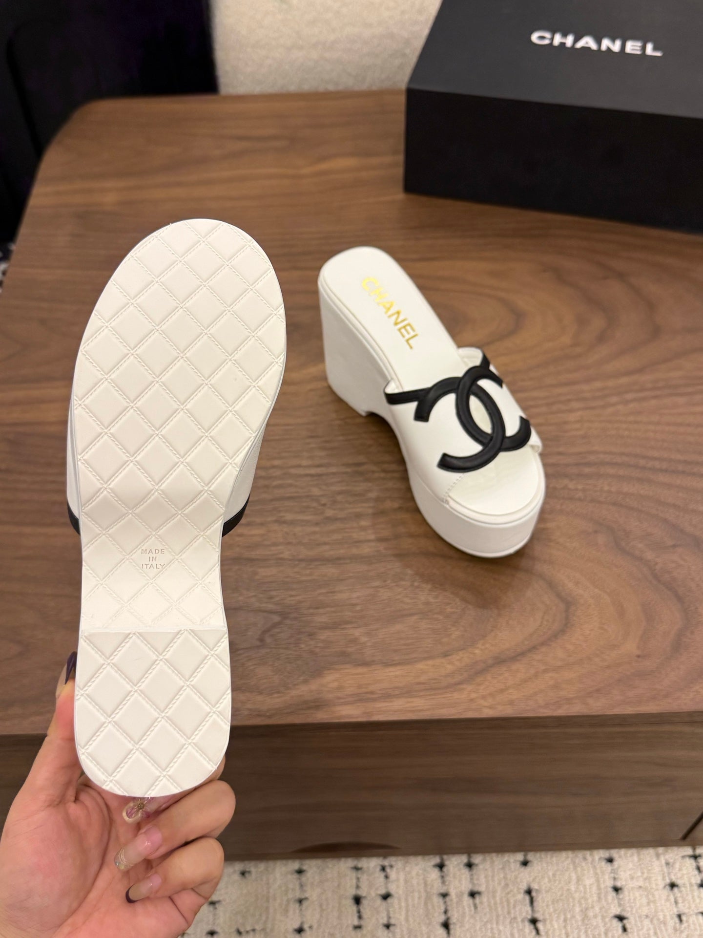 CHANEL 26S WEDGE SANDALS 95 MM IN WHITE CALFSKIN