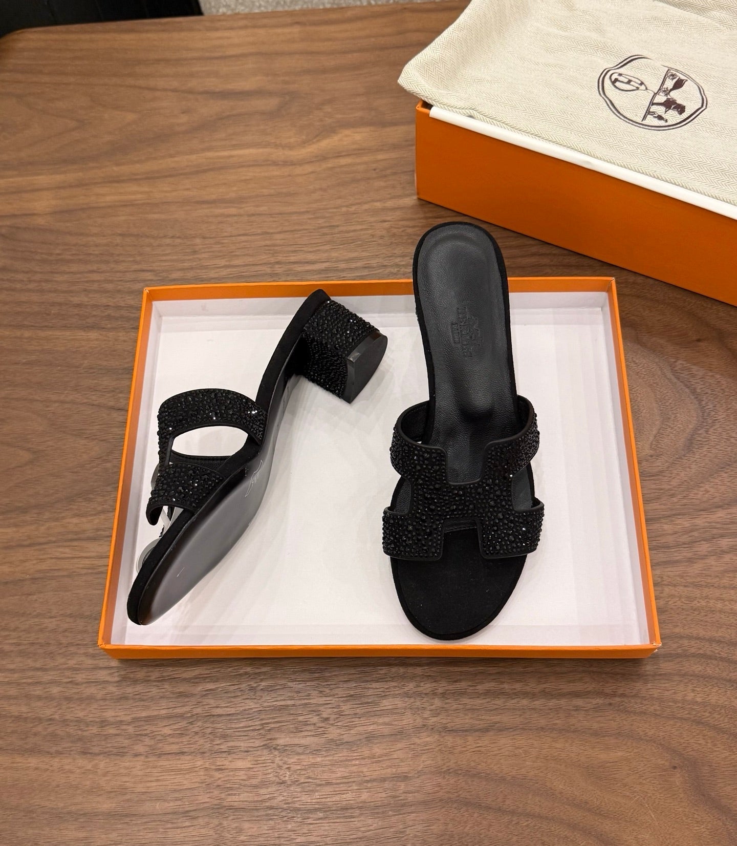HM 26S OASIS SANDAL IN BLACK SUEDE WITH CRYSTALS