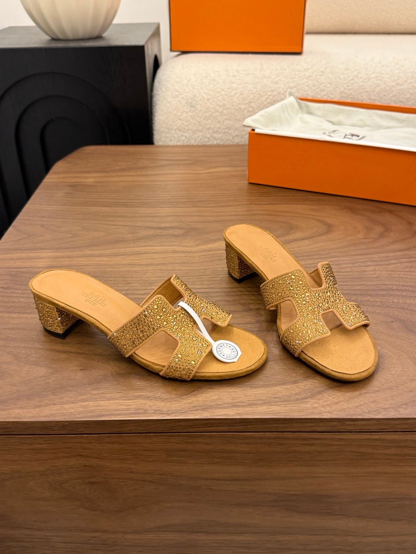 HM 26S OASIS SANDAL IN GOLDEN BROWN SUEDE WITH CRYSTALS