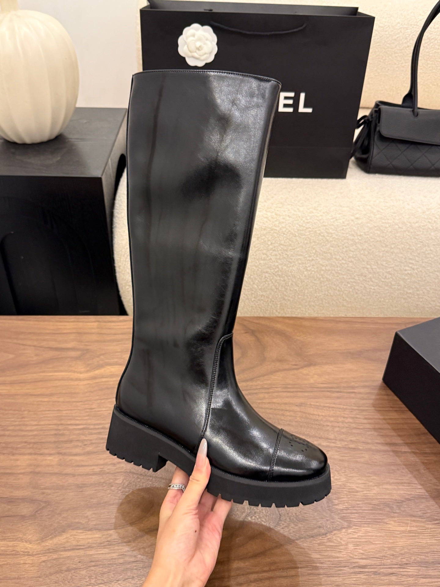 CHANEL 26S TALL BOOTS 45 MM IN BLACK PATENT LEATHER ROUNDED TOE