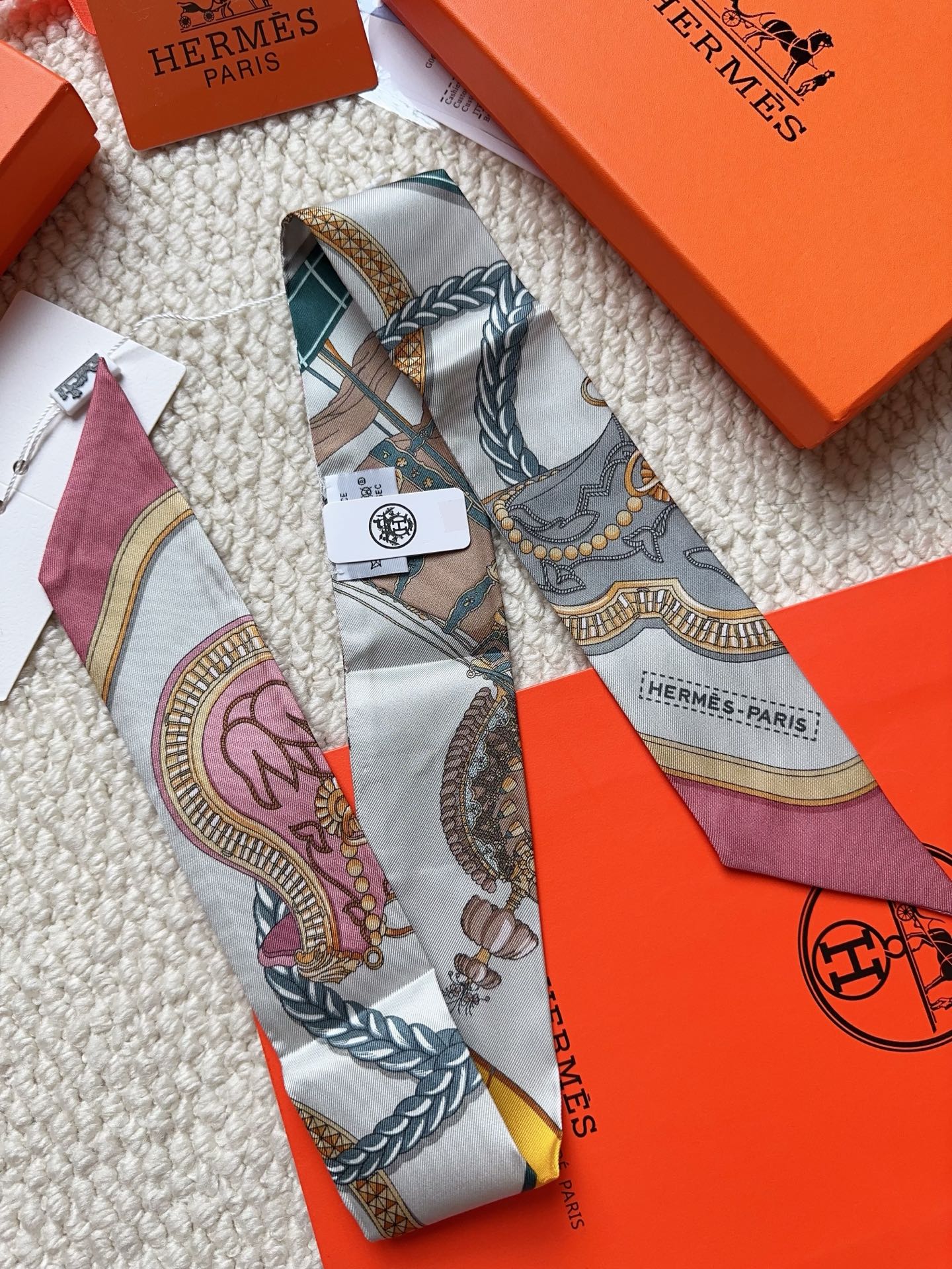 HERMES 26S SCARF 86 IN SILK 309624