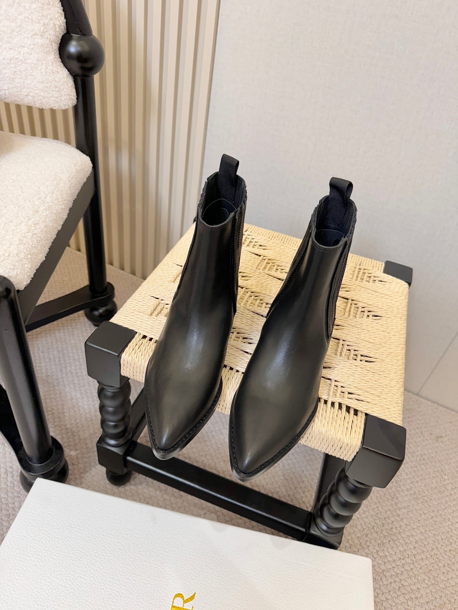 DIOR 26S BLOCK HEEL CHELSEA ANKLE BOOTS IN BLACK CALFSKIN