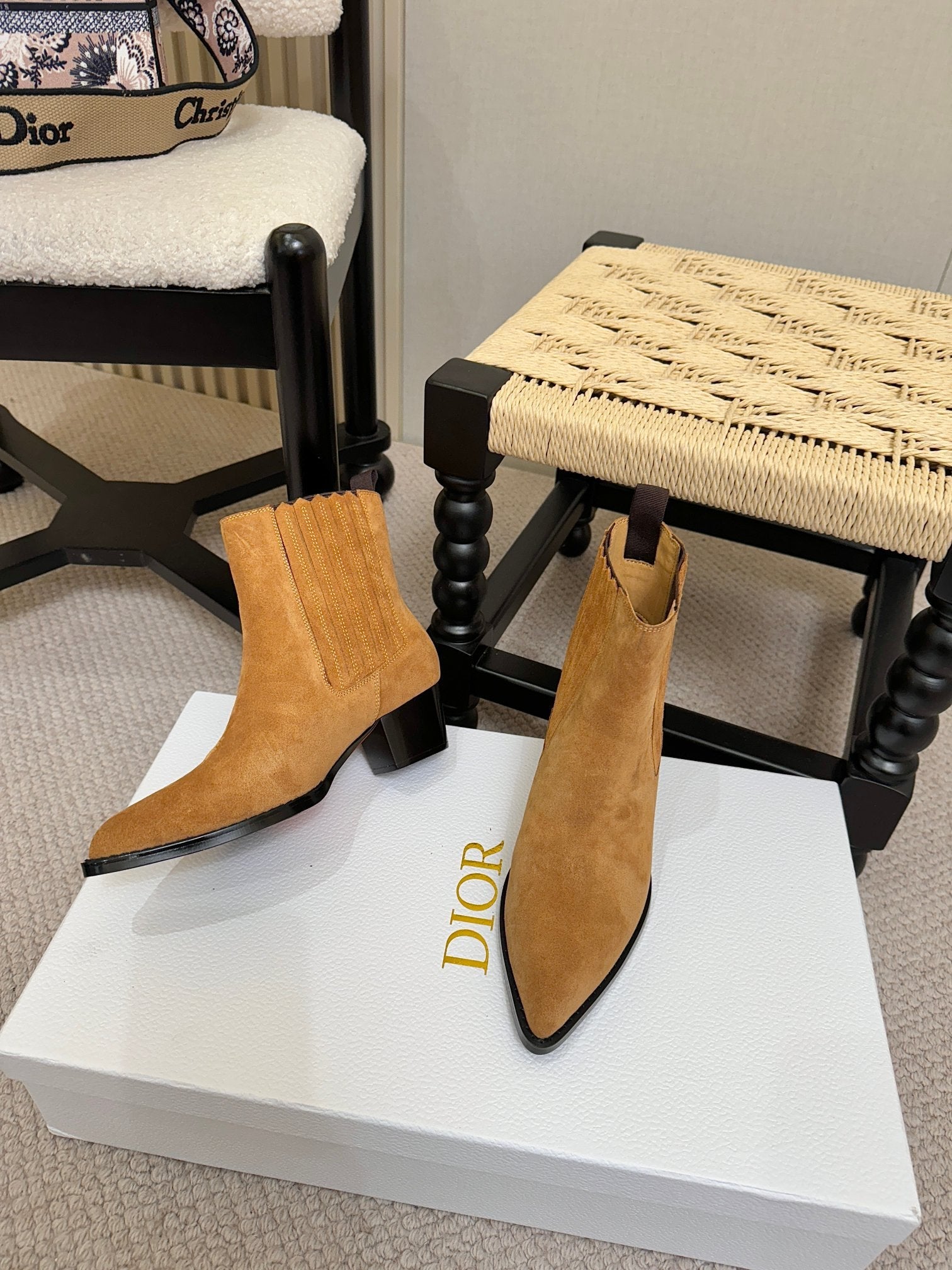 DIOR 26S BLOCK HEEL CHELSEA ANKLE BOOTS IN TAN BROWN SUEDE