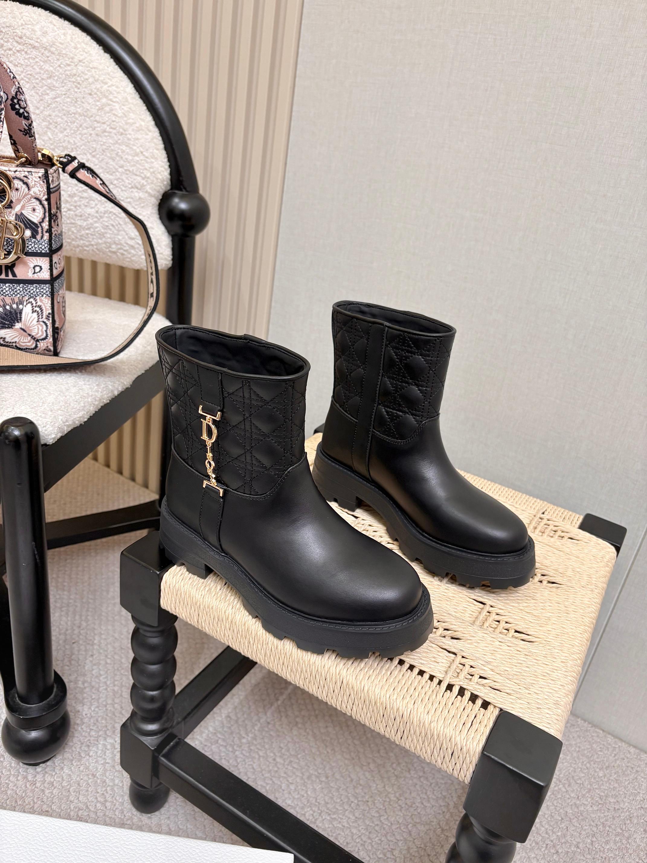 DIOR 26S QUILTED LUG SOLE SHORT MID-CALF BOOTS IN BLACK CALFSKIN GOLD HARDWARE
